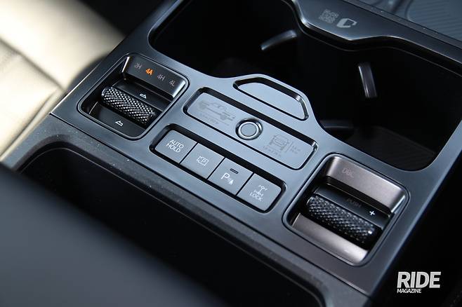 우측 레버로 엑스트렉과 DBC 기능을 모두 사용할 수 있는데, DBC는 내리막, 엑스트렉은 평지와 오르막에 적합하다