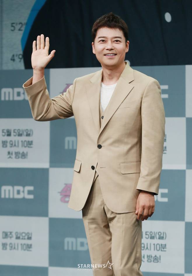 방송인 전현무 /사진=이동훈