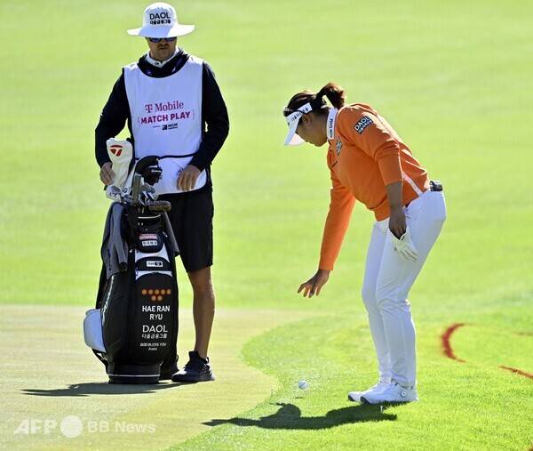 2025년 미국여자프로골프(LPGA) 투어 T-모바일 매치플레이에 출전한 유해란 프로가 사흘째 조별리그 3라운드 1번홀에서 경기하는 모습이다. 사진제공=ⓒAFPBBNews = News1