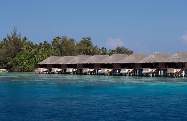 내추럴한 스타일의 코코 보두 히티 워터 빌라. 사진제공|팜투어