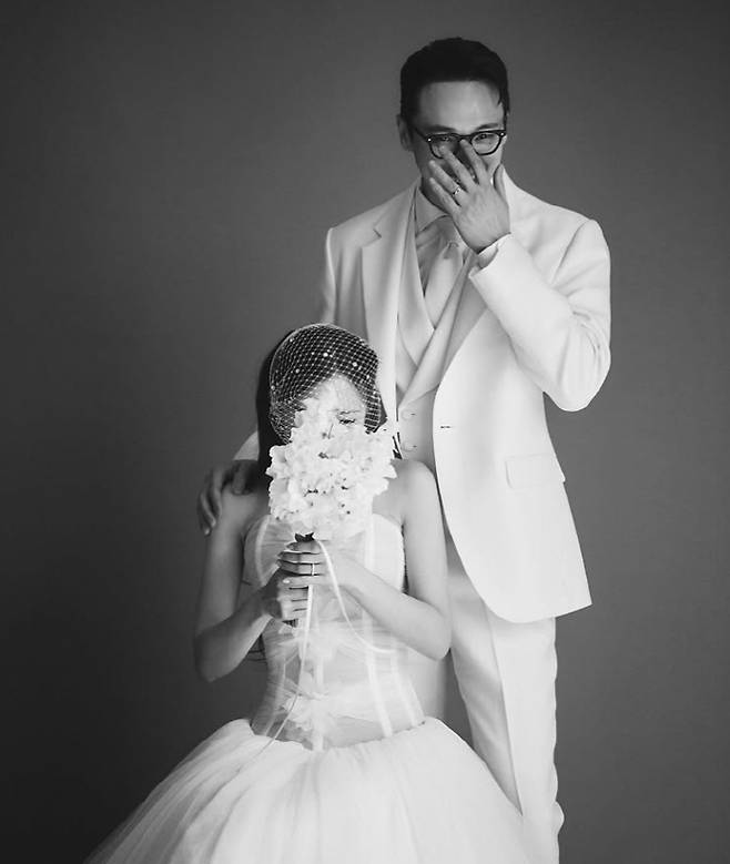 4월 6일 서울 한 호텔에서 웨딩마치를 울리는 효민. 사진=효민 개인 계정