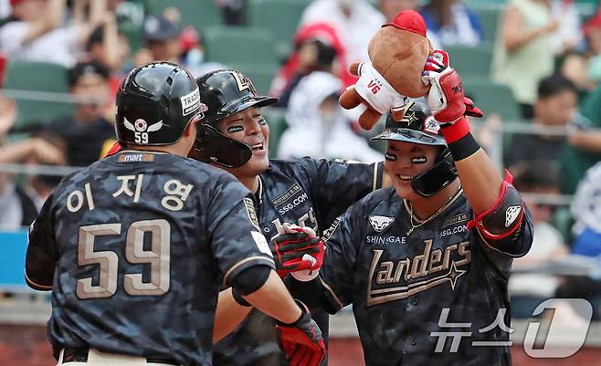 SSG 랜더스 고명준.(오른쪽) 뉴스1 DB ⓒ News1 이승배 기자