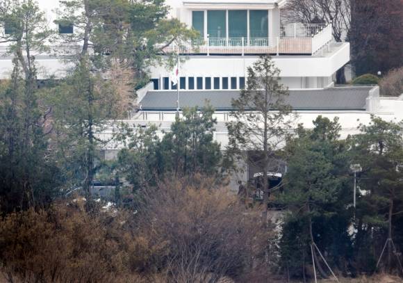 한남동 관저 차량에 실린 짐 - 윤석열 전 대통령이 이번 주 관저에서 퇴거할 거라는 관측이 나오고 있는 가운데 9일 서울 용산구 한남동 관저에 주차된 차량에 짐이 실려 있다. 2025.4.9 연합뉴스