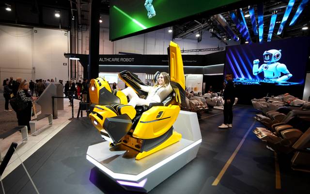 관람객이 CES 2025에서 디지털헬스 부문 혁신상을 수상한 바디프랜드 ‘733’ 안마의자를 체험하는 모습. 바디프랜드 제공