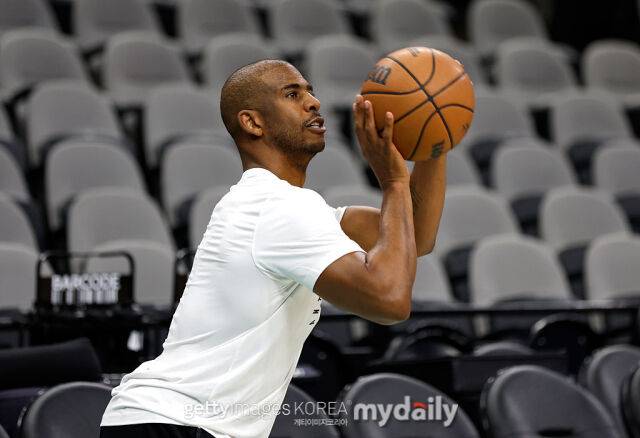 크리스 폴이 NBA 역대 최초 기록을 세웠다. /게티이미지코리아
