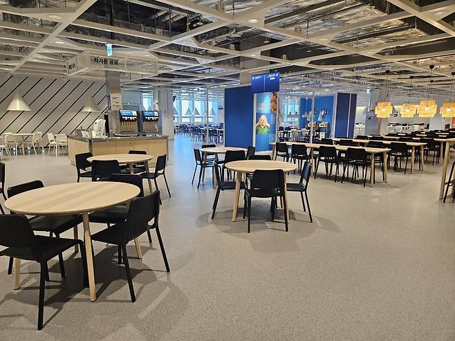 이케아 강동점 내 스웨디시 레스토랑. 헤이 푸드 오더를 최초 도입한다.