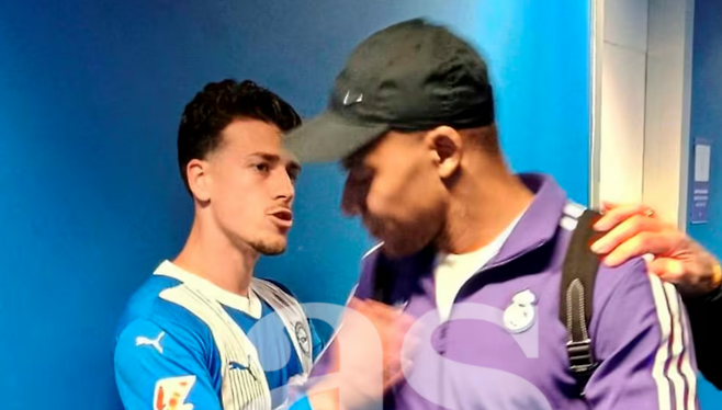 ▲ 정강이를 노린 태클로 퇴장을 당한 음바페가 경기 후 피해를입혔던 블랑코에게 사과했다. ⓒ 스페인 아스