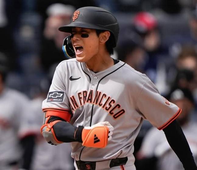 이정후가 14일(한국시간) 미국 양키 스카디움에서 열린 뉴욕 양키스와 2025 메이저리그 정규시즌 방문 경기에서 홈런을 터트리고 기뻐하고 있다. /사진=샌프란시스코 자이언츠 공식 SNS