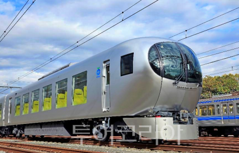 세이부 철도 특급 라뷰 ©세이부 철도 제공