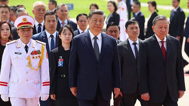 시진핑 중국 국가주석(가운데)와 또 럼 베트남 공산당 서기장(오른쪽)