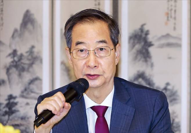 한덕수 대통령 권한대행이 14일 서울 삼청동 총리공관에서 경제안보전략 태스크포스(TF) 회의를 주재하고 있다. 김범준 기자