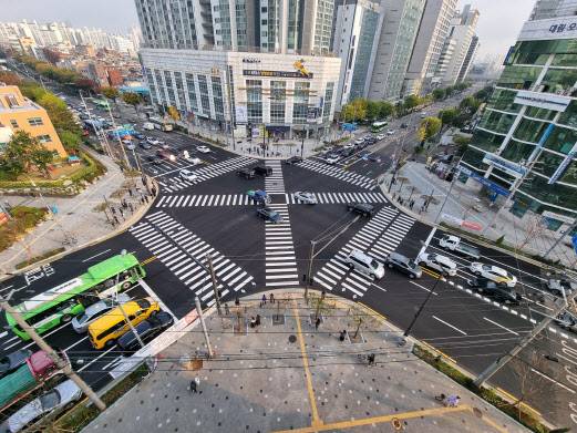 구로구청 사거리에 대각선 횡단보도가 설치된 모습. (사진=서울시)