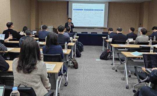 기술경영경제학회는 연구개발특구진흥재단과 17일 서울 한국과학기술회관에서 '딥테크 창업 및 혁신성장 생태계 발전 방향'을 주제로 특별 세미나를 했다.