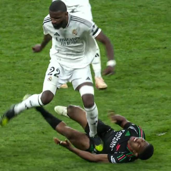 마일스 루이스-스켈리 인스타그램