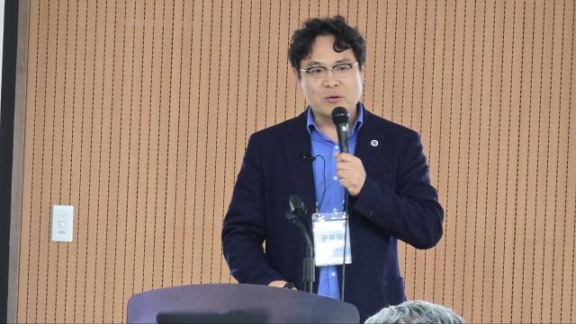 ▲새만금 내외측의 수질개설을 위해서는 현재의 배수갑문을 동시개폐하는 방식에서 순차적으로 개폐하는 운영방안을 개선해야 한다는 지적이 나왔다. ⓒ프레시안