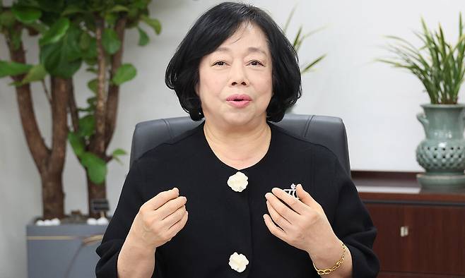 박창숙 한국여성경제인협회 회장이 15일 서울 강남구에 위치한 한국여성경제인협회 사옥에서 인터뷰를 하고 있다. 이제원 선임기자