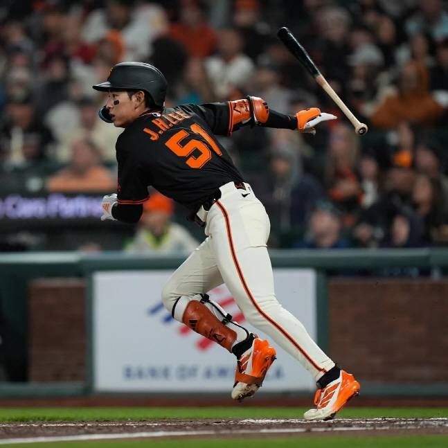 안타를 날리는 이정후. /사진=샌프란시스코 자이언츠 공식 SNS