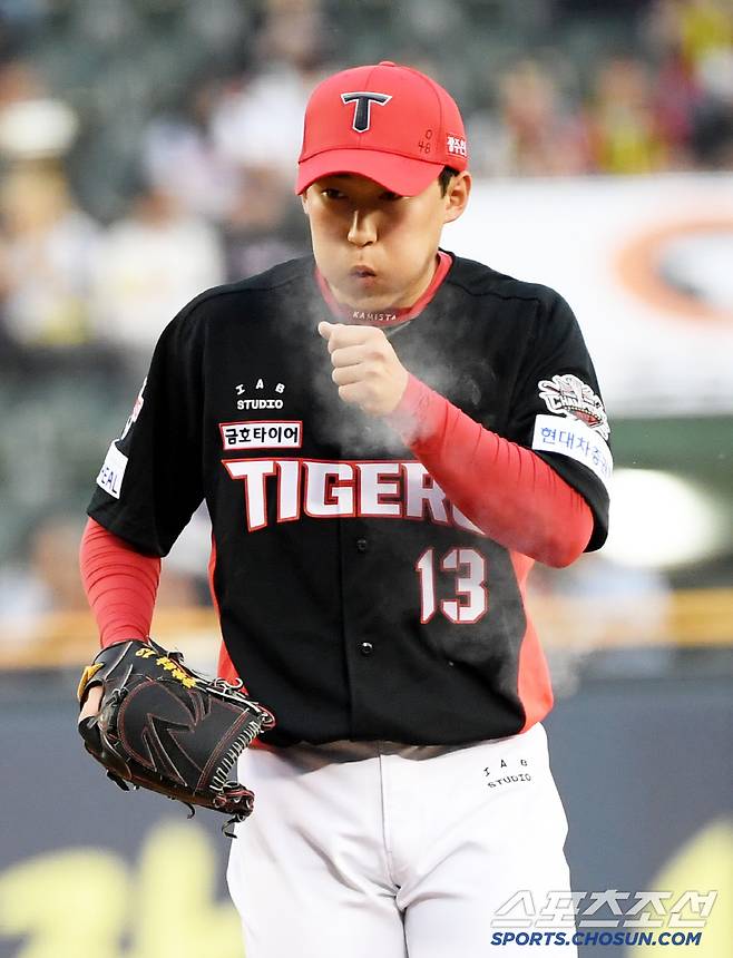 심기일전했지만 제구가 흔들리며 윤영철은 이날도 5회를 채우지 못했다.