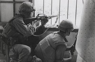 베트콩의 뗏 대공세 당시 응사를 준비중인 미군./미 전쟁포로 및 실종자 확인국(DPAA)