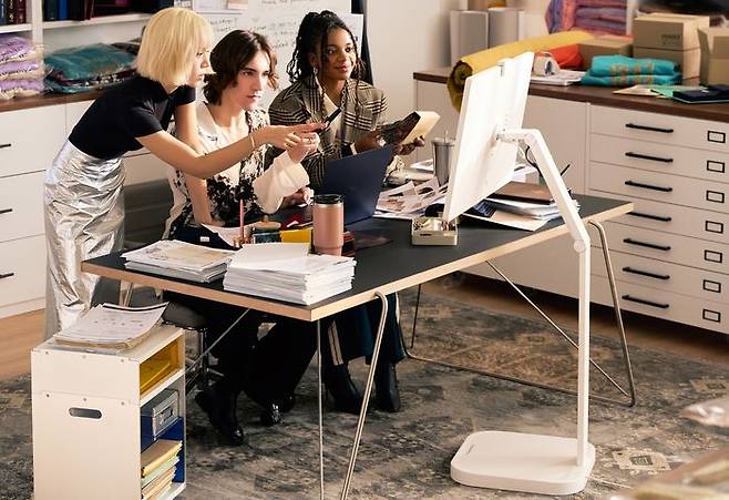 이동식 업무용 스크린 'LG 스마트모니터 스윙'ⓒLG전자