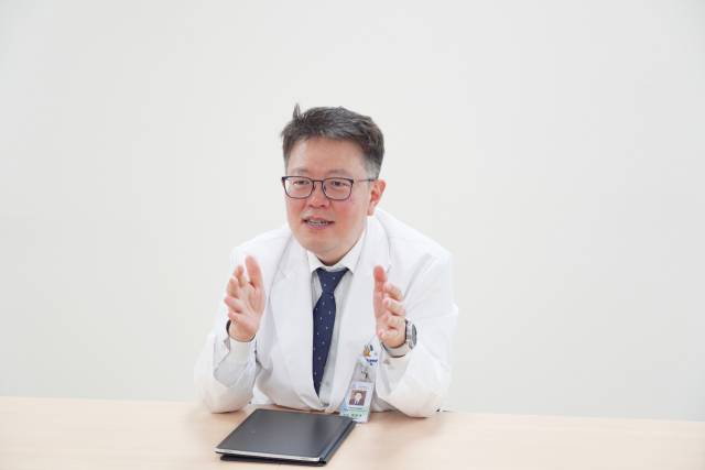 박민규 청주오송첨단임상시험센터장이 청주 오송 첨단임상시험센터에서 서울경제신문과 만나 인터뷰를 하고 있다. 사진제공=HK이노엔