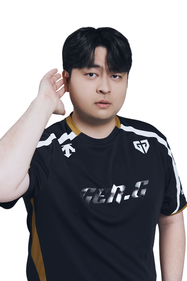 박세영이 21일 서울 잠실DN콜로세움에서 열린 2025 FC온라인 슈퍼 챔피언스 리그(FSL) C조 패자전서 이상민을 2-1로 제압했다. 사진 | 넥슨