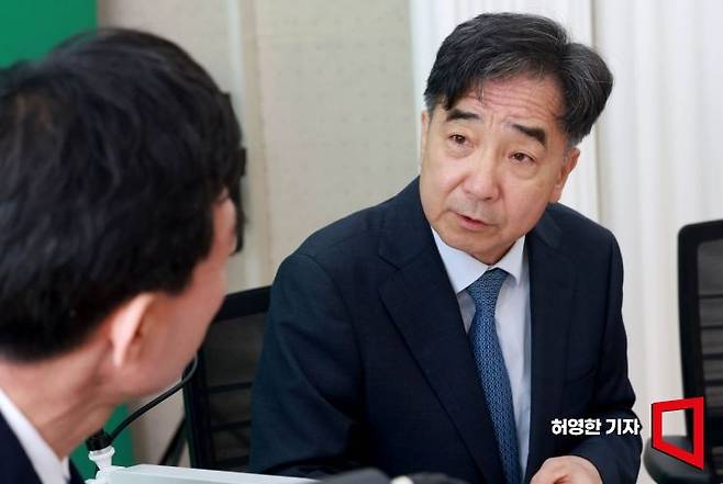 유 대표는 이재명 전 대표와 10여 년 전에 인연을 맺고 틈틈이 정책 자문을 해왔다. 사진=허영한 기자