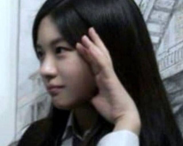 고윤정은 '성형설'을 불러일으킬 만큼 아름다운 외모를 가지고 있다. / 온라인 커뮤니티 캡처