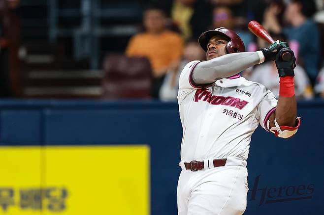 18일 만에 시즌 4호 홈런을 터뜨린 키움 히어로즈 외국인 타자 야시엘 푸이그. (키움 히어로즈 제공)