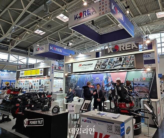 대한무역투자진흥공사(KOTRA)는 지난 7일부터 13일까지 독일 뮌헨에서 열린 세계 최대 건설·광산기계 전시회 '바우마 2025(BAUMA 2025)'에 한국관을 운영했다.ⓒKOTRA