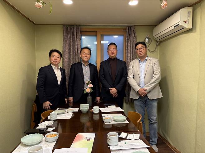 지난 17일 열린 한인창업자연합(UKF) 2차 자문위원회에서 최열수 창업진흥원 원장 직무대행, 김명수 매일경제 이사, 이정민 벤처기업협회 사무총장, 한상우 코리아스타트업포럼 의장(왼쪽부터)이 한국 스타트업의 성장 방안에 대해 논의하고 있다.