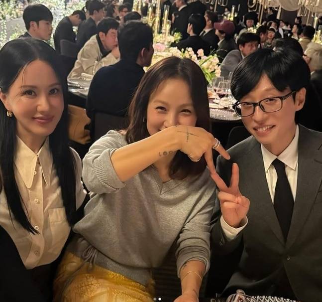 왼쪽부터 엄정화, 이효리, 유재석/소셜미디어