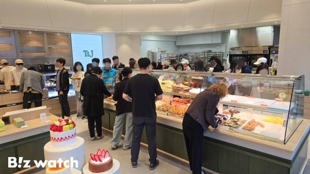 그린 플레이트를 이용하는 방문객들 /사진=김지우 기자 zuzu@