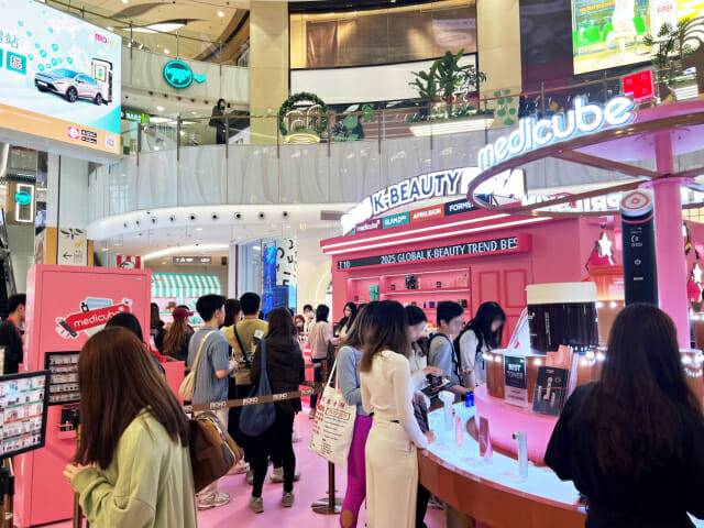 에이피알 홍콩 몽콕 팝업 스토어 현장