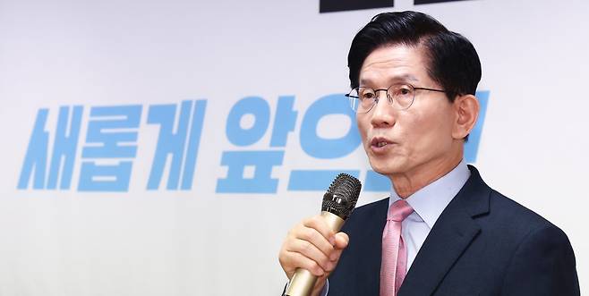 김문수 국민의힘 대선 경선 후보가 22일 오전 서울 여의도 선거사무소에서 청년을 위한 3대 부동산 공약 발표를 하고 있다. 2025.4.22/뉴스1