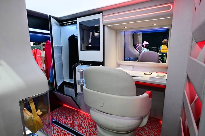 1인 사업가용 모빌리티 '슈필라움 스튜디오'