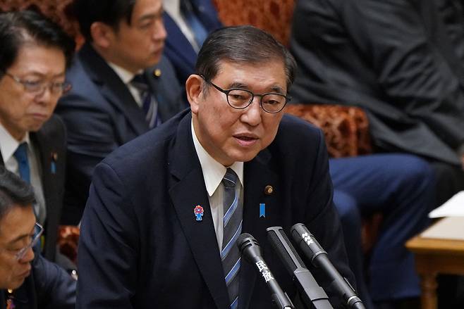 이시바 시게루 일본 총리가 지난 14일 참의원 예산위원회 회의에 참석해 질문에 답하고 있다. /AFP연합뉴스