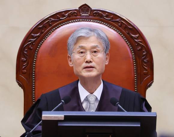 조희대 대법원장이 지난해 12월 19일 서울 서초구 대법원 대법정에서 전원합의체 선고에 앞서 발언하고 있는 모습. 연합뉴스