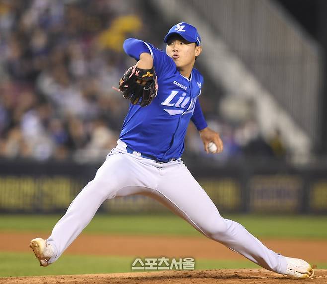 삼성 투수 배찬승이 15일 잠실구장에서 열린 2025 KBO리그 LG와 경기 8회 역투하고 있다. 잠실 | 최승섭기자 thunder@sportsseoul.com