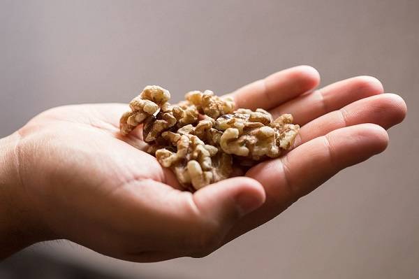 호두 섭취가 염증을 줄이고 대장암 예방에 도움이 될 수 있다는 연구 결과가 나왔다./사진=게티이미지뱅크