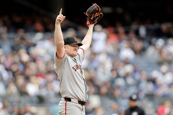 <yonhap photo-4293=""> 로건 웹. AFP=연합뉴스</yonhap>