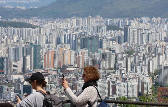 남산에서 바라본 서울 시내 아파트 단지. 연합뉴스