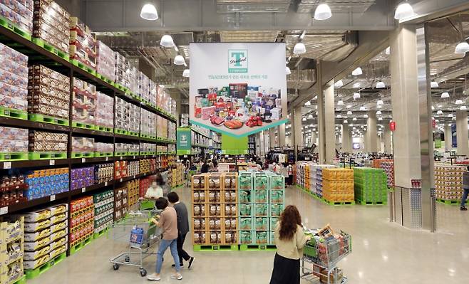 트레이더스가 전개하는 자체 브랜드 T스탠다드와 이마트의 노브랜드가 시너지 효과를 내며 매출 성장을 견인하고 있다. /사진=트레이더스