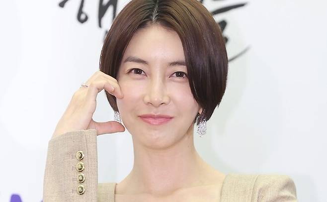 진서연이 과거 은퇴까지 고려한 사연을 털어놓았다. 세계일보 자료사진