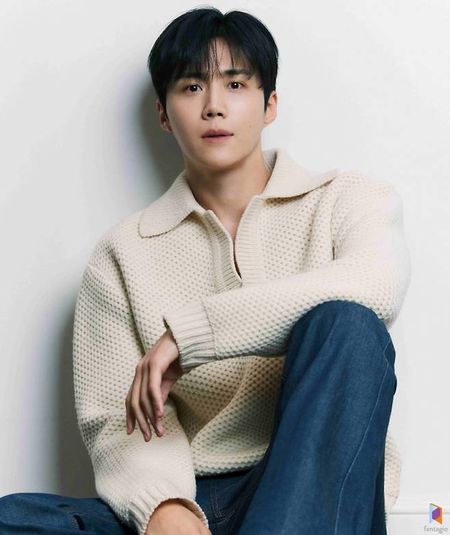 김선호, 女心 공략 새 프로필 공개