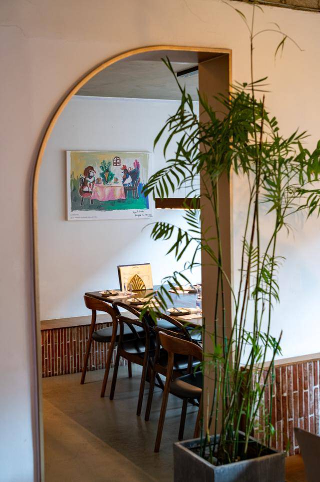 서울숲 인근에 위치한 홍콩식 중식당 '플레이버타운'의 매장 내부.