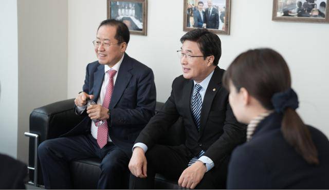 홍준표 전 대구시장(왼쪽)과 김대식 후보 비서실장. 김대식 의원실 제공