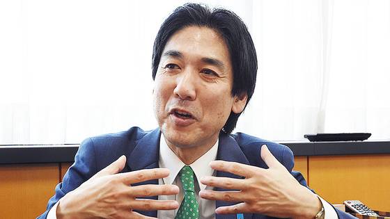 기우치 미노루 일본 경제안전보장담당상이 지난 18일 일본 도쿄 중앙합동정부 청사에서 중앙일보와 인터뷰하고 있다. 오누키 도모코 특파원