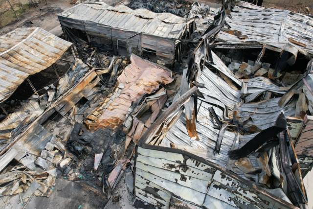 9일 경북 의성군에 있는 한 공장이 산불로 형체를 알아볼 수 없게 무너졌다. 사진제공=녹색연합