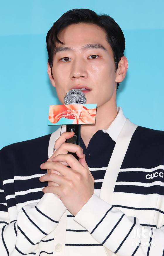 26일 오후 서울 메가박스 성수점에서 '구찌 임팩트 어워드 GUEST VISIT' 행사가 열렸다. 이날 모더레이터를 맡은 배우 김신록과 '그녀에게' 이상철 감독, 배우 김재화 '대도시의 사랑법' 배우 노상현, '되살아나는 목소리' 시네마달 김명주 팀장, '아침바다 갈매기는' 박이웅 감독, '정순' 정지혜 감독, 배우 김금순이 참석해 자리를 빛냈다. 박세완 엔터뉴스팀 기자 park.sewan@jtbc.co.kr